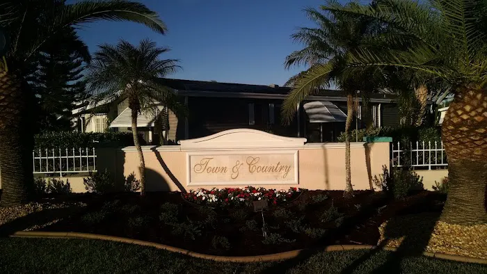 Town & Country Mobile Home Pk Picture 2