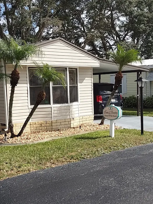 Town & Country Mobile Home Pk Picture 4