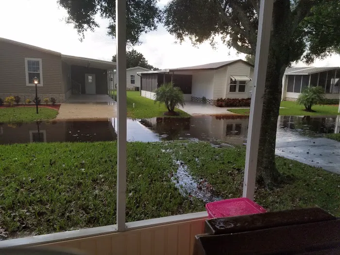 Town & Country Mobile Home Pk Picture 6