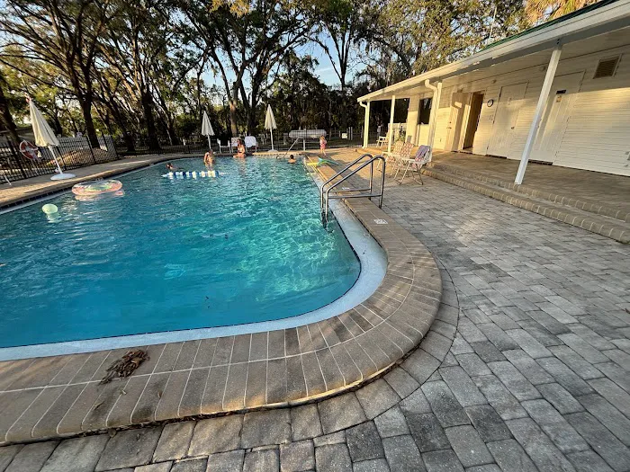 Happy Traveler Cabins and RV Resort Picture 2