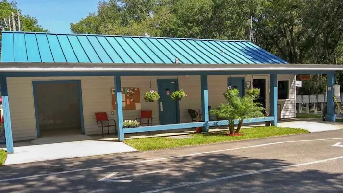 Happy Traveler Cabins and RV Resort Picture 5