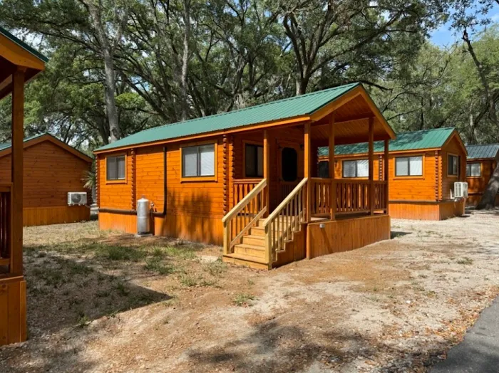 Happy Traveler Cabins and RV Resort Picture 6