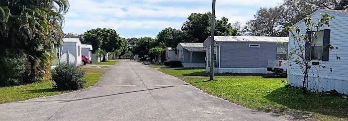 Manatee Mobile Home & RV Park Picture 1