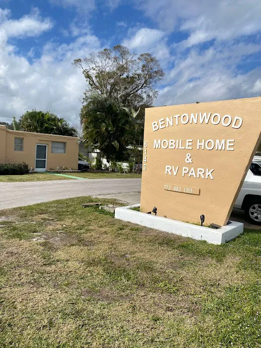 Bentonwood Mobile Home Park Picture 1