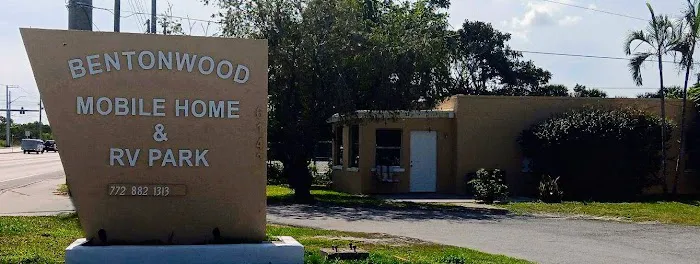 Bentonwood Mobile Home Park Picture 3