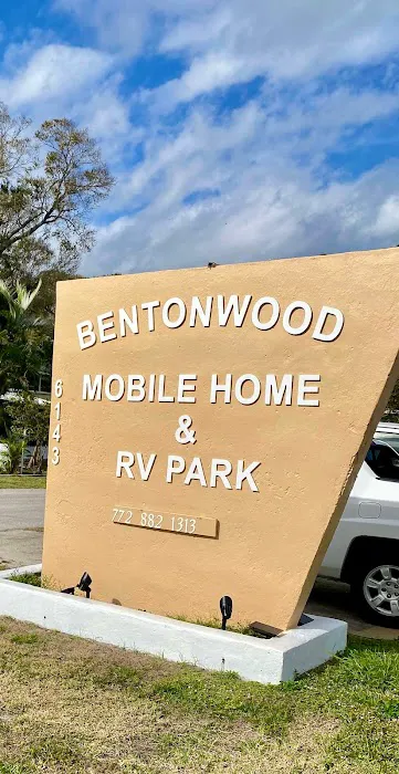 Bentonwood Mobile Home Park Picture 4