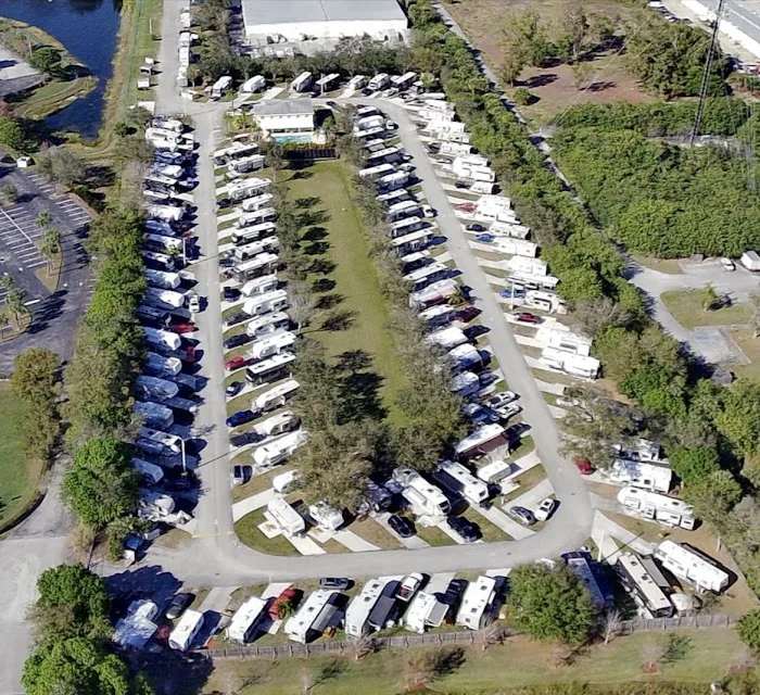 Port St Lucie RV Resort Picture 3