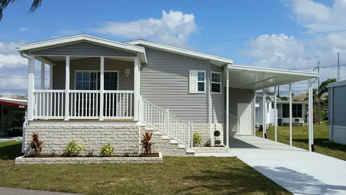Gateway Mobile Home Park Picture 3