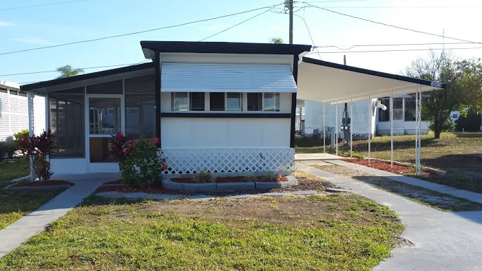 Gateway Mobile Home Park Picture 8