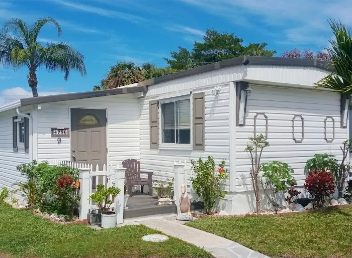 Blue Heron Cottages & Mobile Home Park Picture 3