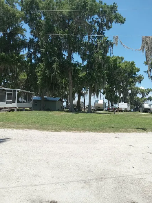 Cypress Isle RV Park & Marina Picture 9