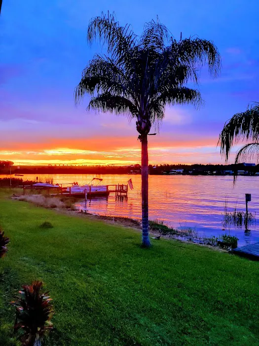 Lake Garden Mobile Home Park Picture 3