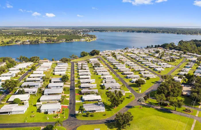 Paradise Village Mobile Home Park Picture 2