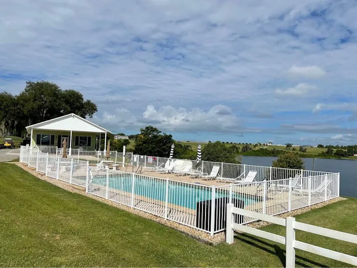 Paradise Village Mobile Home Park Picture 10