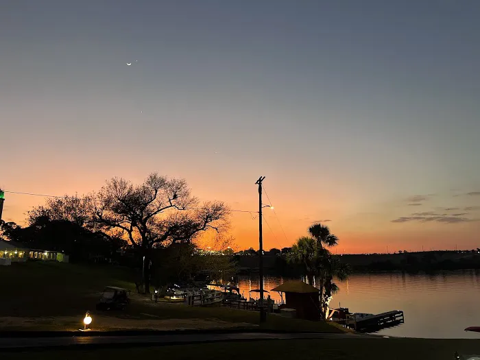 Paradise Village Mobile Home Park Picture 8