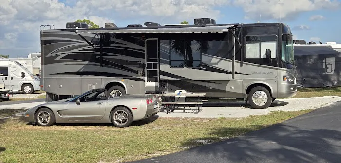 Sunshine MH & RV Resort Picture 10