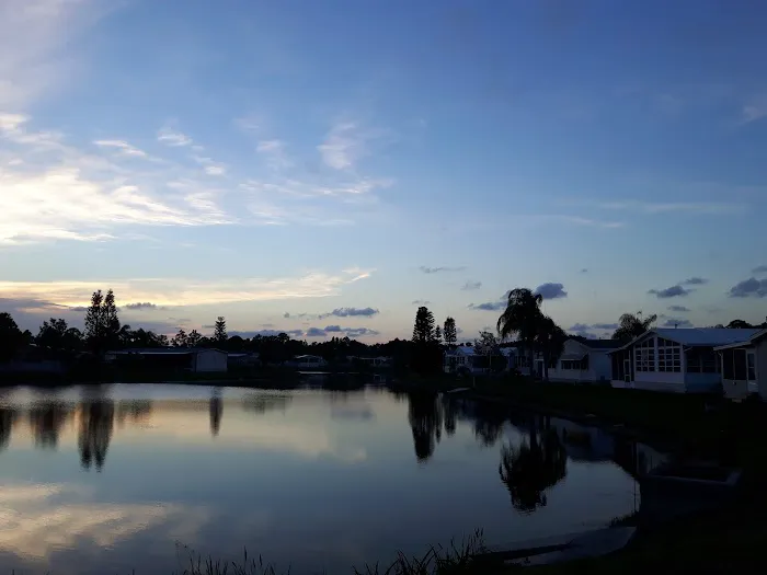 Pinelake Gardens & Estates Picture 4