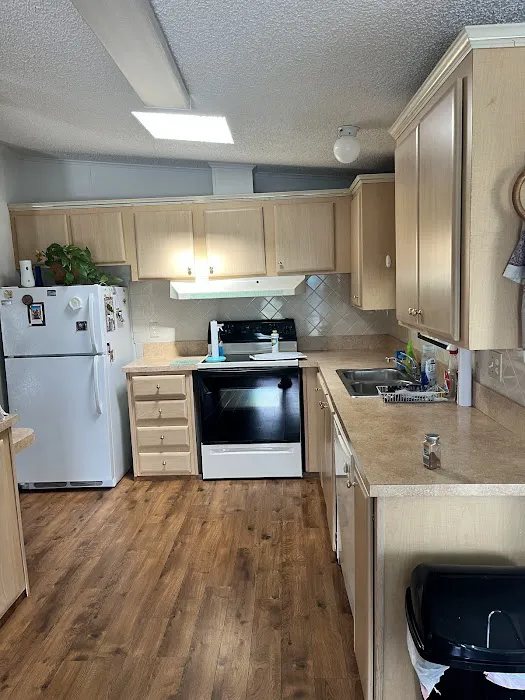Pinelake Gardens & Estates Picture 10