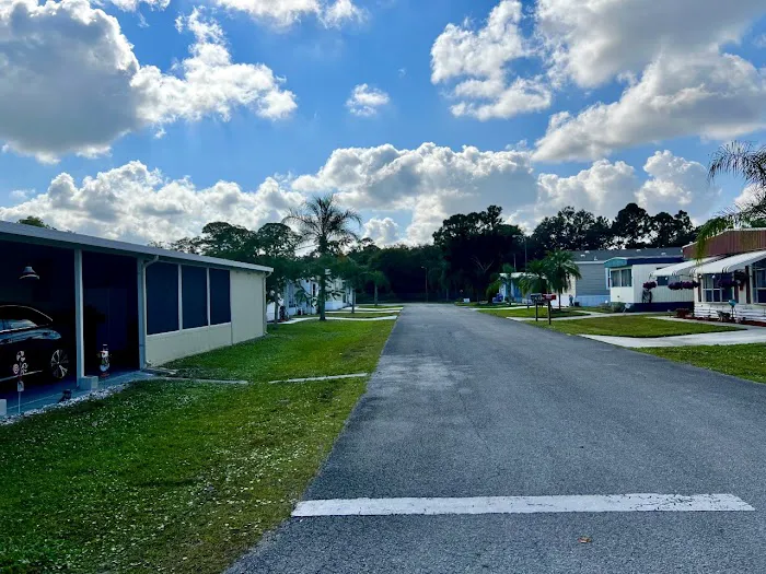 Royal Palm Mobile Home Park Picture 3