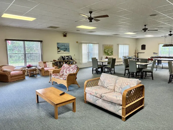 Royal Palm Mobile Home Park Picture 5