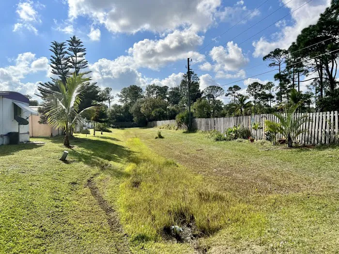 Royal Palm Mobile Home Park Picture 9
