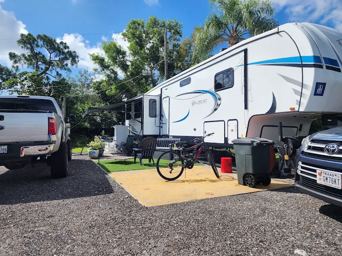 Twin Rivers RV & Mobile Home Park Picture 3