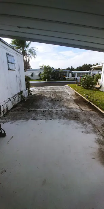 Lakeside Village Mobile Home Park Picture 1