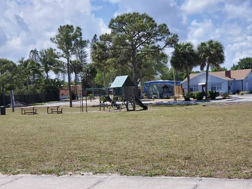 Hobe Village Mobile Home Park Picture 3