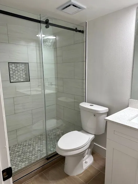 Lakeport Landing Apartments, RVs & Storage Picture 1