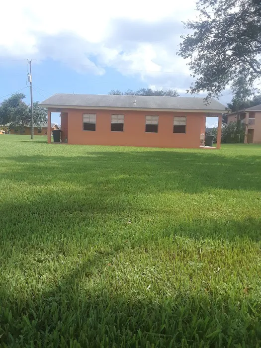 Benbow Village Picture 2