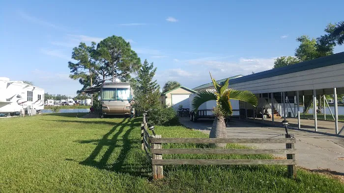 Okeechobee Landings RV Resort Picture 8