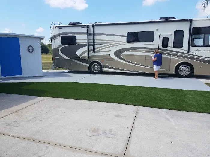 Don's RV Lots at Paradise Park Picture 6