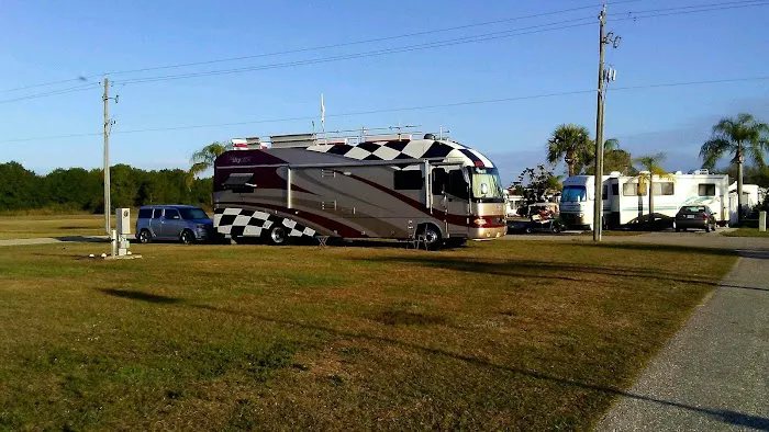 Don's RV Lots at Paradise Park Picture 4