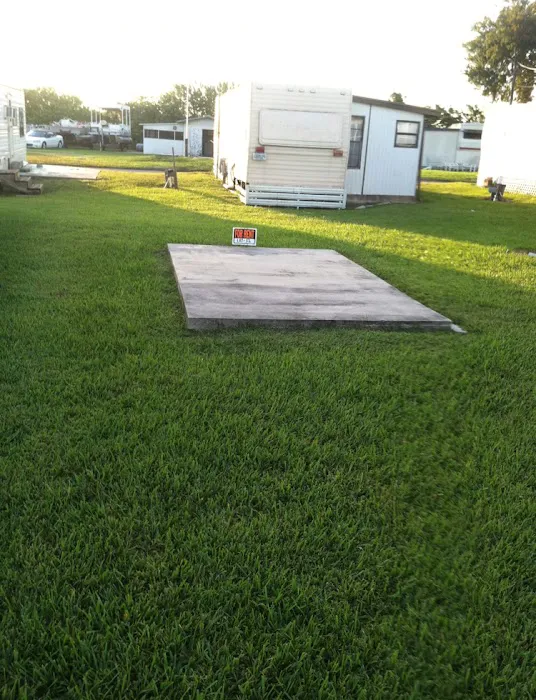 Okeechobee Lake RV Park Picture 1
