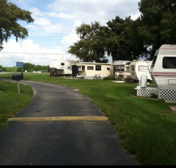 Okeechobee Lake RV Park Picture 8