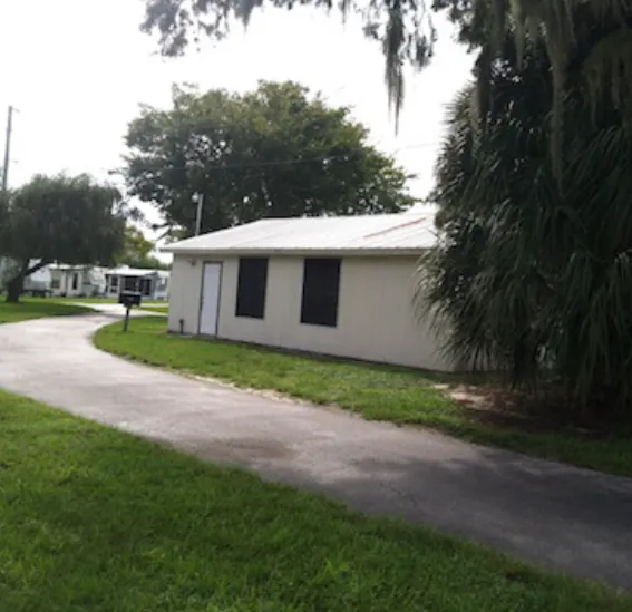 Okeechobee Lake RV Park Picture 4