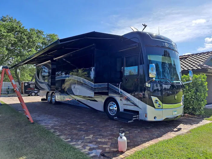 Golden Palms Luxury Motorcoach Resort Picture 3