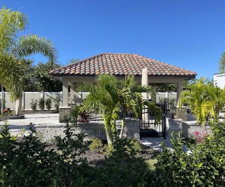 Golden Palms Luxury Motorcoach Resort