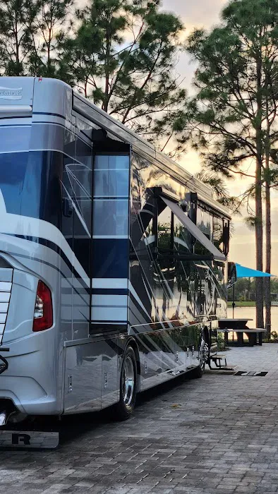 Golden Palms Luxury Motorcoach Resort Picture 5