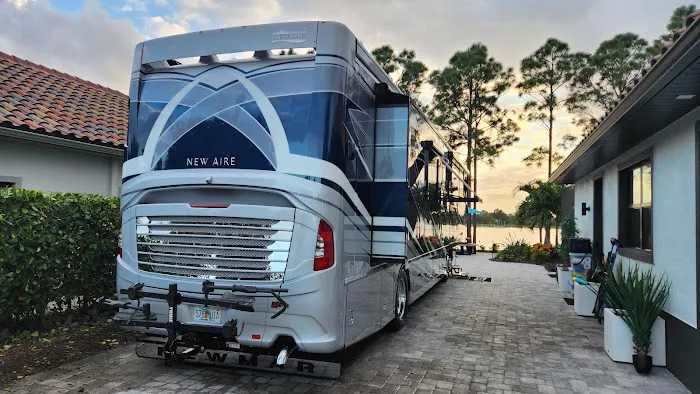 Golden Palms Luxury Motorcoach Resort Picture 4