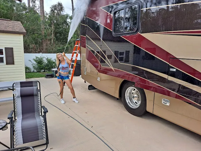 Golden Palms Luxury Motorcoach Resort Picture 9