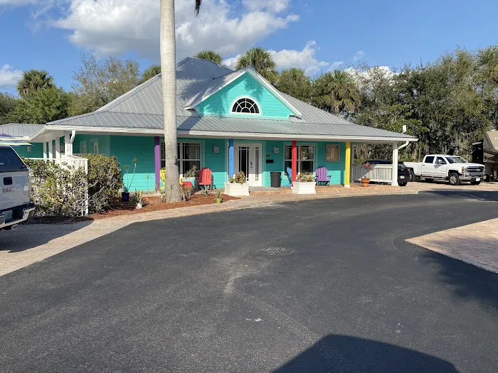 Water's Edge Motor Coach & RV Resort Picture 2
