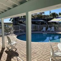Water's Edge Motor Coach & RV Resort ico