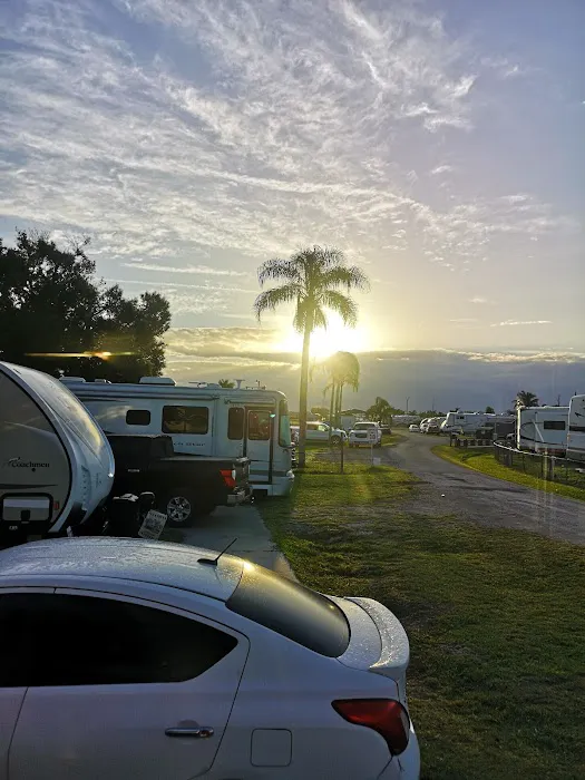 Starlite RV Park Picture 8