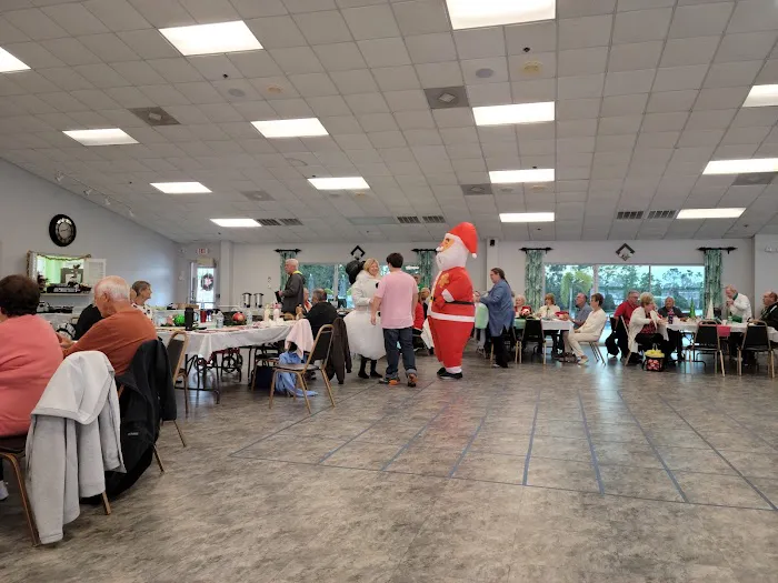 Crystal Lakes Manufactured Homes Community Picture 2