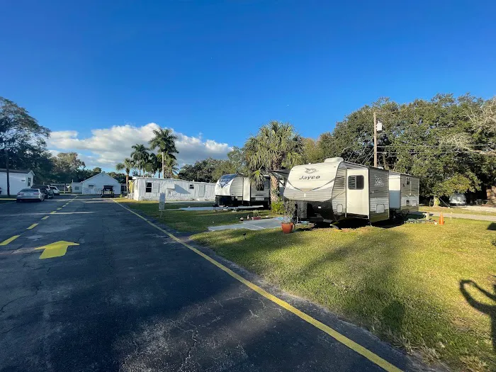 Flamingo Resort Mobile Home & RV Park Picture 10