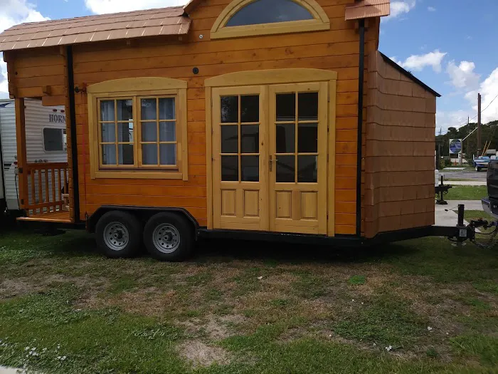 Gracious Tiny House Park Picture 5