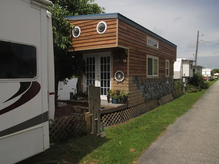 Gracious Tiny House Park Picture 9