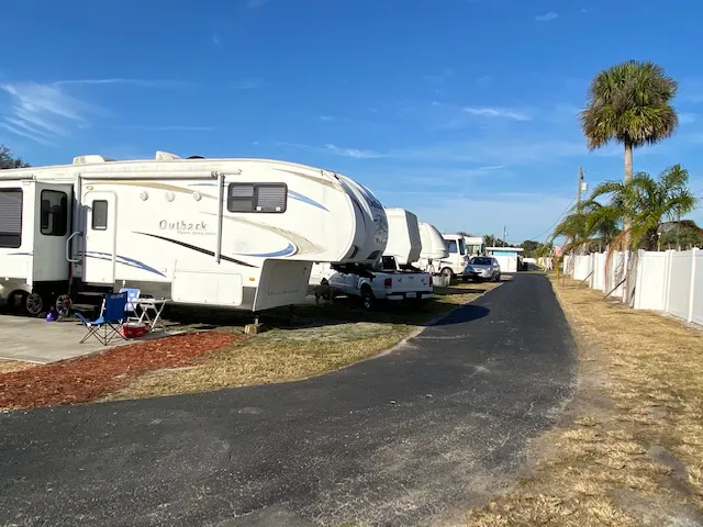 Lakeside North RV Resort Picture 4