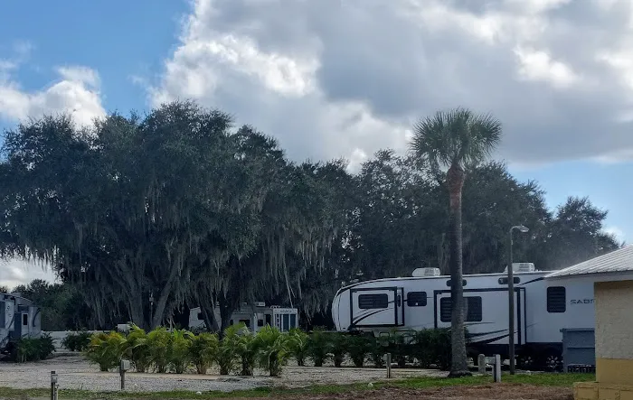 Lake Okeechobee RV Park Picture 5